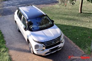 Outlander Black Roof Option